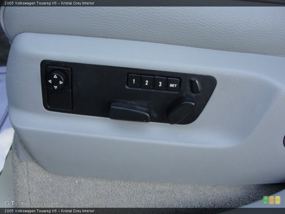 Kristal Grey Interior Controls for the 2005 Volkswagen Touareg V6 #62508657