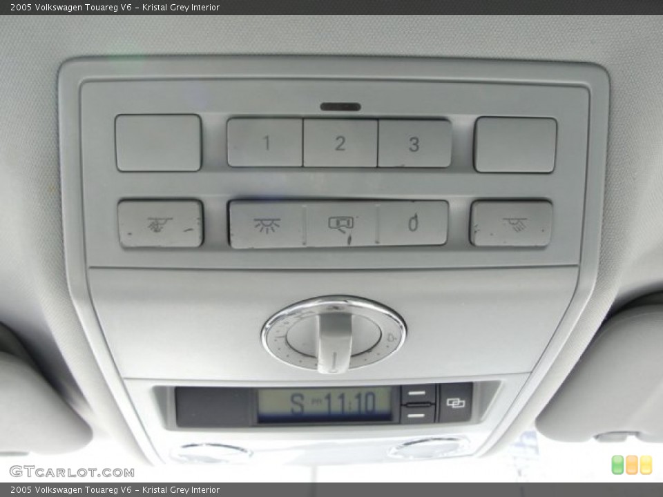 Kristal Grey Interior Controls for the 2005 Volkswagen Touareg V6 #62508706