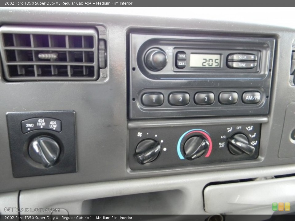 Medium Flint Interior Controls for the 2002 Ford F350 Super Duty XL Regular Cab 4x4 #62508904