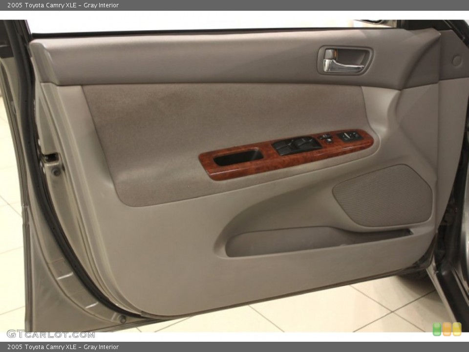 Gray Interior Door Panel for the 2005 Toyota Camry XLE #62520568