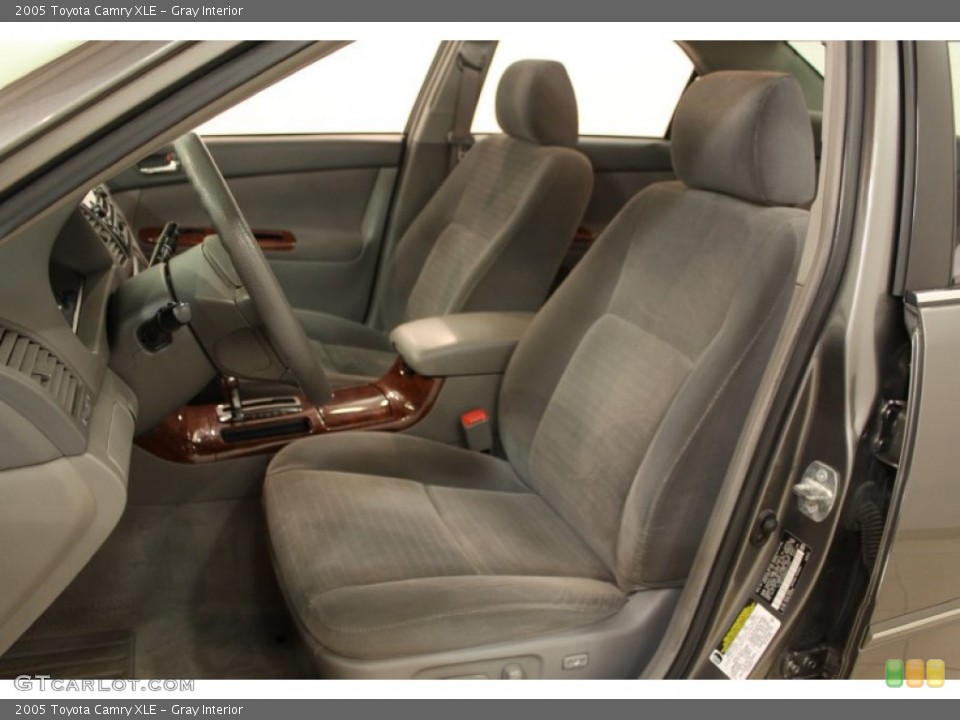 Gray Interior Photo for the 2005 Toyota Camry XLE #62520594