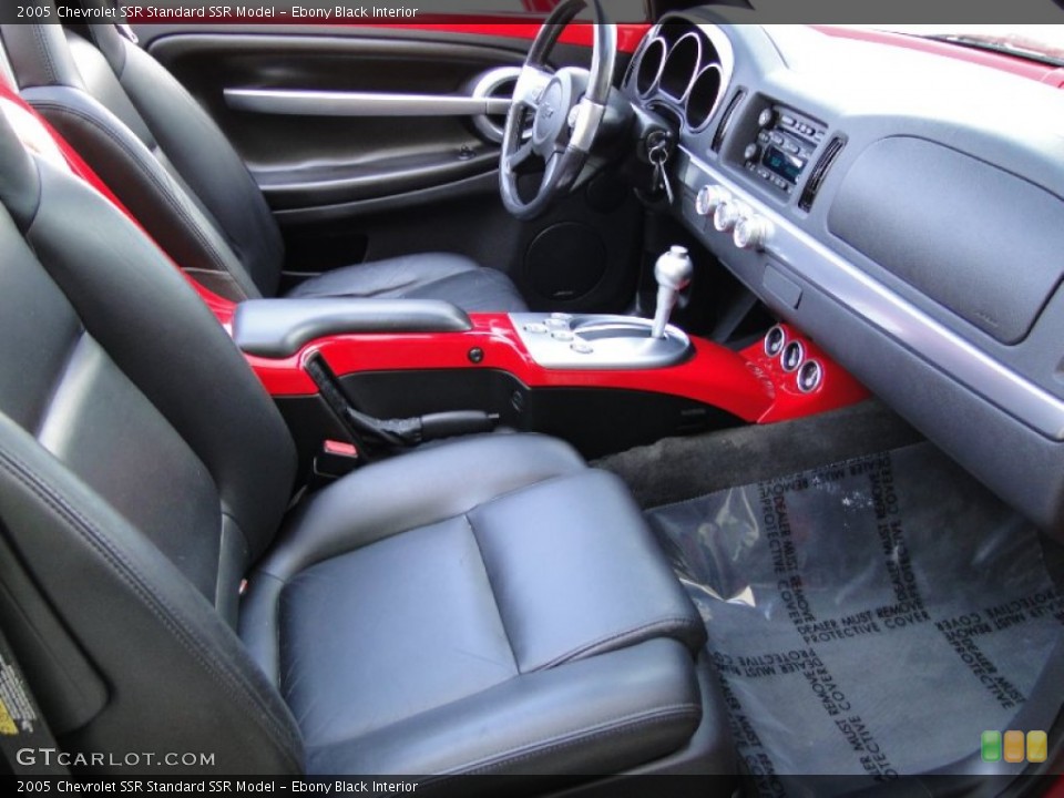 Ebony Black Interior Photo for the 2005 Chevrolet SSR  #62528699
