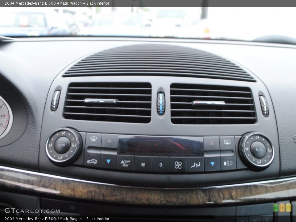 Black Interior Controls for the 2004 Mercedes-Benz E 500 4Matic Wagon #62560180