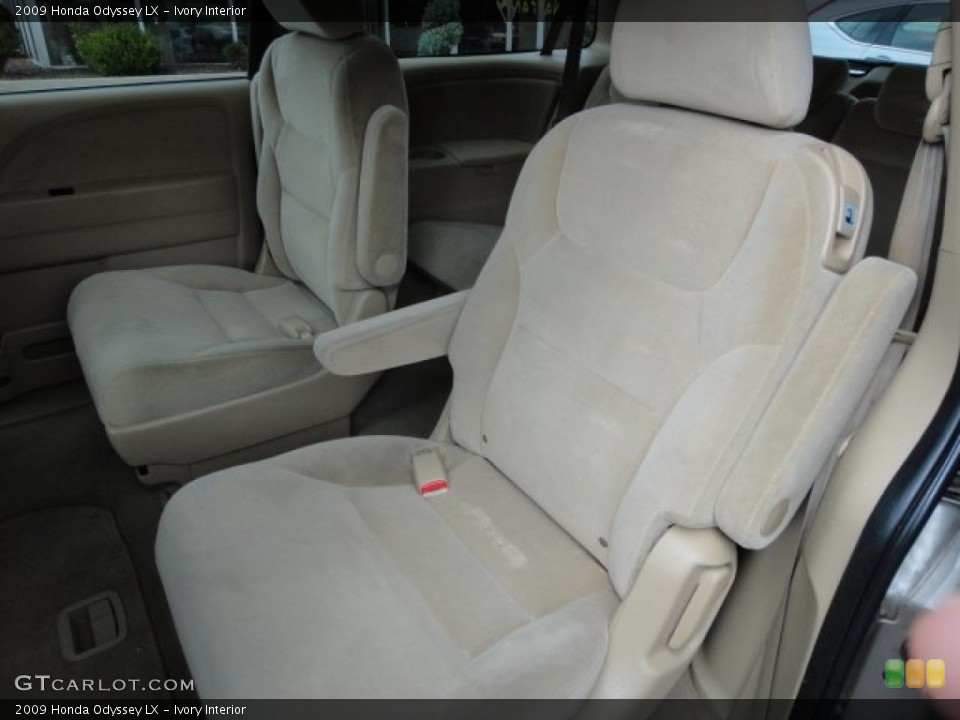 Ivory Interior Rear Seat for the 2009 Honda Odyssey LX #62578435