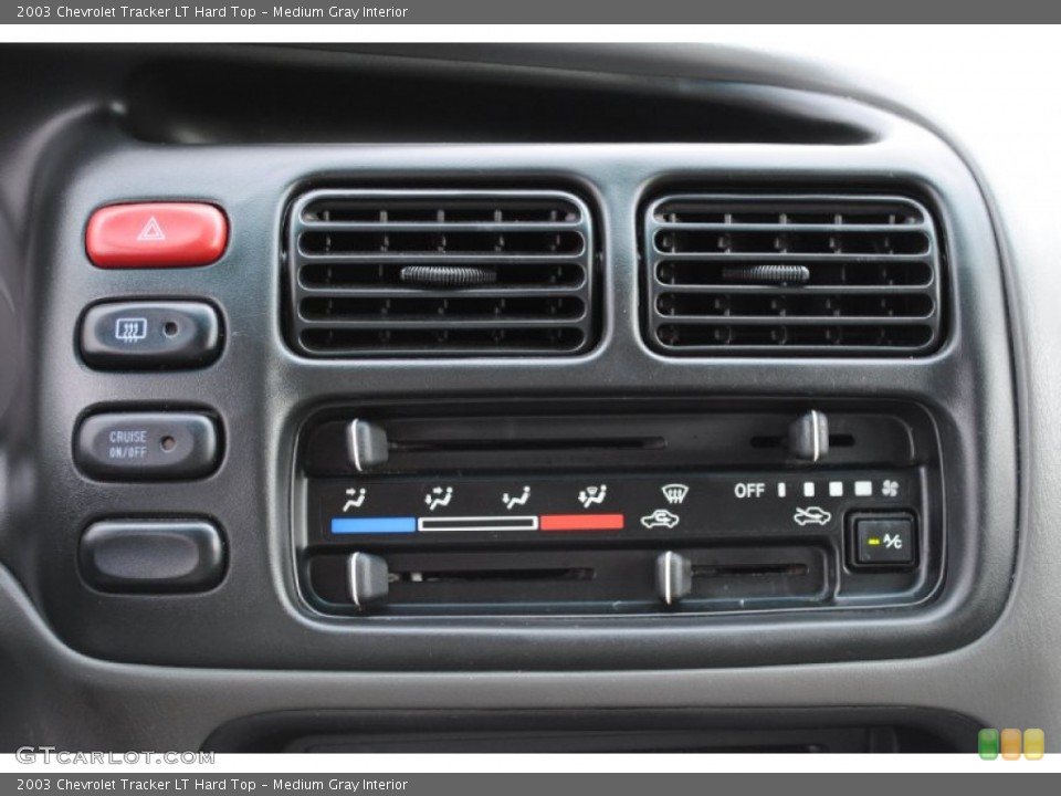 Medium Gray Interior Controls for the 2003 Chevrolet Tracker LT Hard Top #62579335