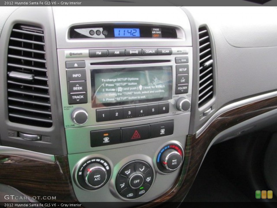 Gray Interior Controls for the 2012 Hyundai Santa Fe GLS V6 #62585529