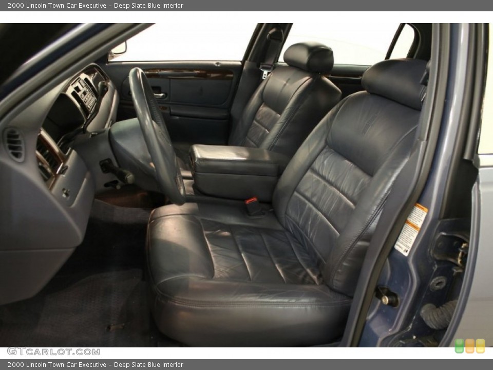 Deep Slate Blue Interior Photo for the 2000 Lincoln Town Car Executive #62599016