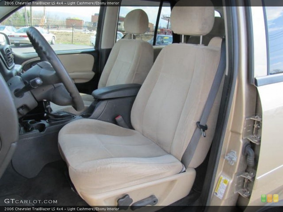 Light Cashmere/Ebony Interior Front Seat for the 2006 Chevrolet TrailBlazer LS 4x4 #62604398
