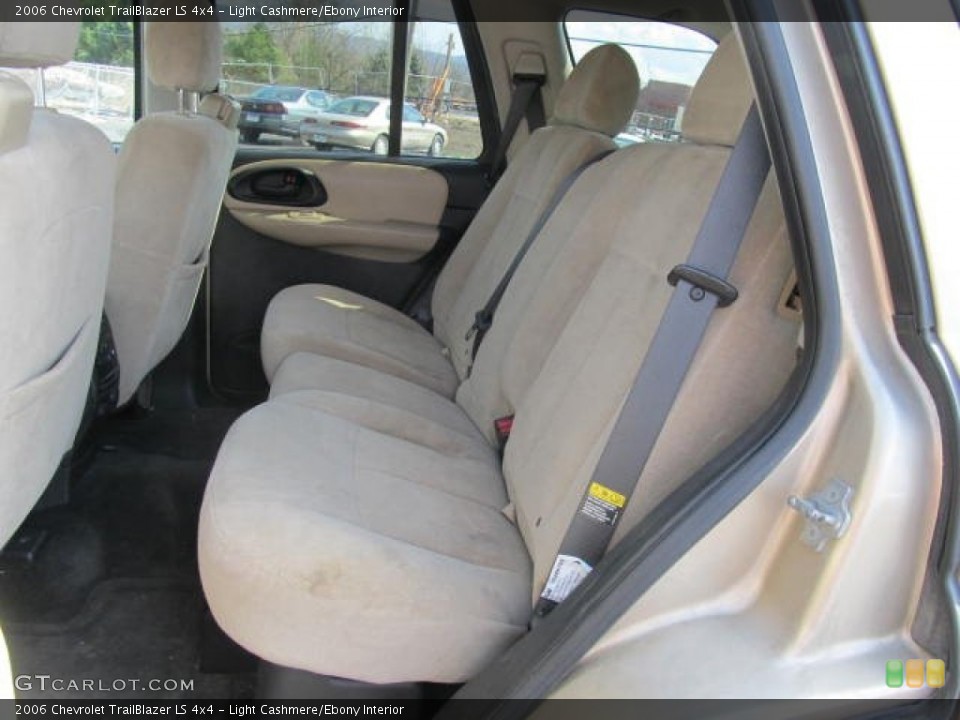Light Cashmere/Ebony Interior Rear Seat for the 2006 Chevrolet TrailBlazer LS 4x4 #62604407