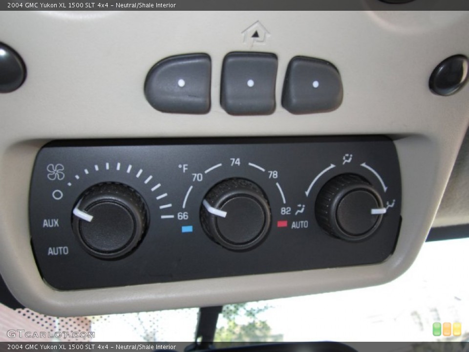 Neutral/Shale Interior Controls for the 2004 GMC Yukon XL 1500 SLT 4x4 #62612588