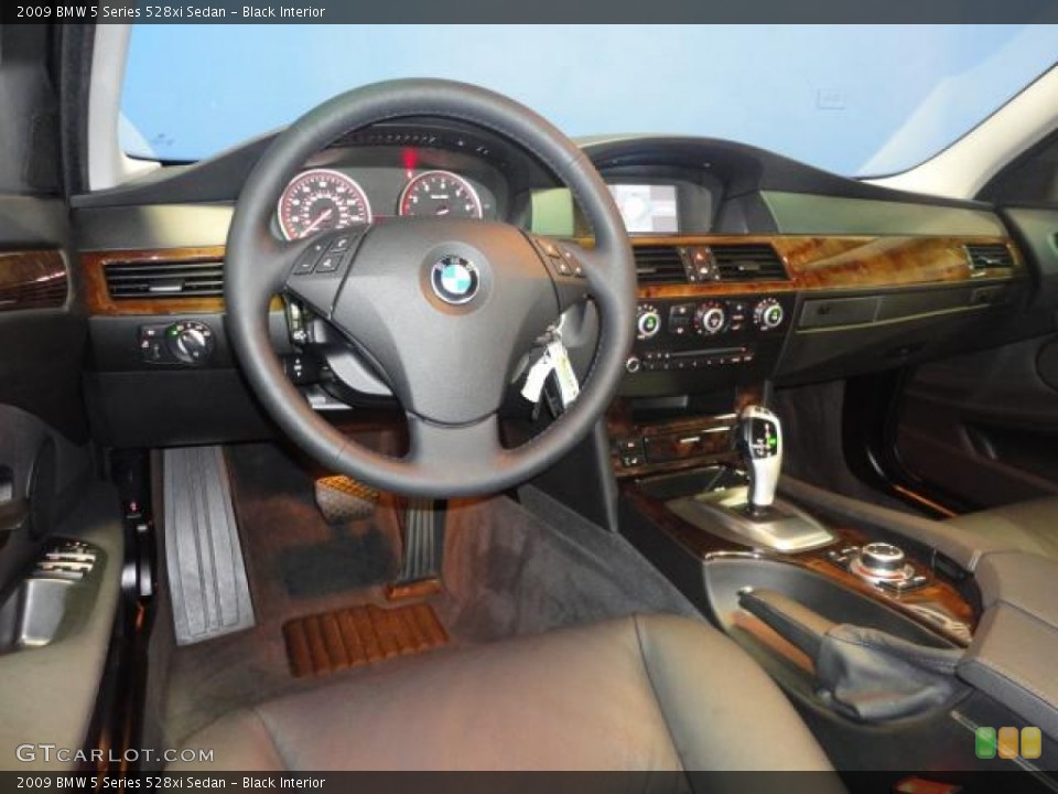 Black Interior Dashboard for the 2009 BMW 5 Series 528xi Sedan #62626958