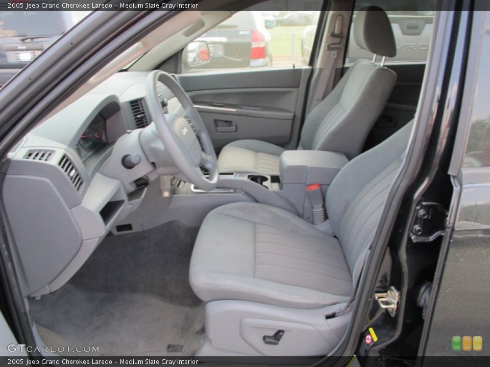 Medium Slate Gray Interior Photo for the 2005 Jeep Grand Cherokee Laredo #62629877