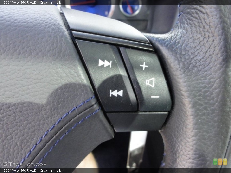 Graphite Interior Controls for the 2004 Volvo S60 R AWD #62637116