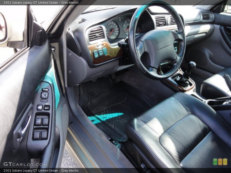 Gray Interior Photo for the 2001 Subaru Legacy GT Limited Sedan #62640323
