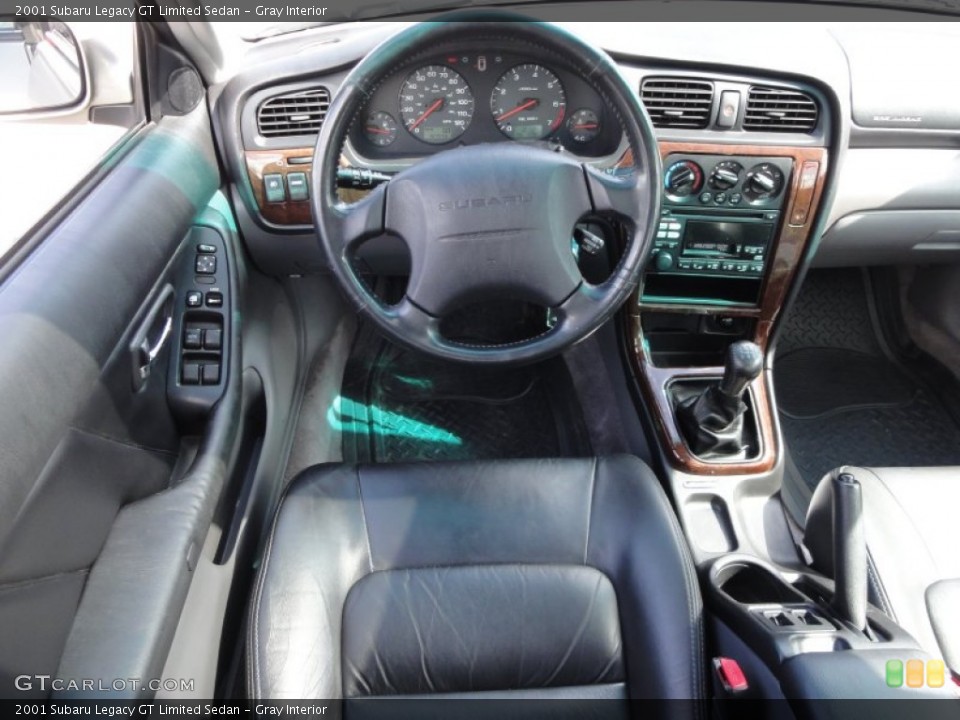 Gray Interior Photo for the 2001 Subaru Legacy GT Limited Sedan #62640497