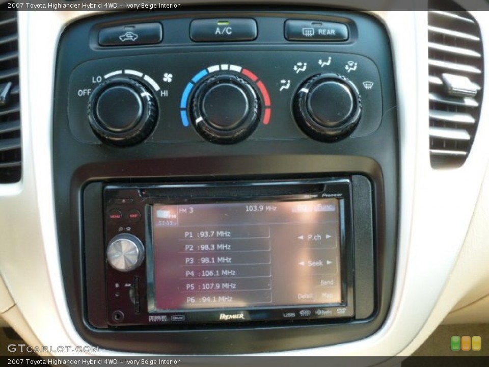 Ivory Beige Interior Controls for the 2007 Toyota Highlander Hybrid 4WD #62650276