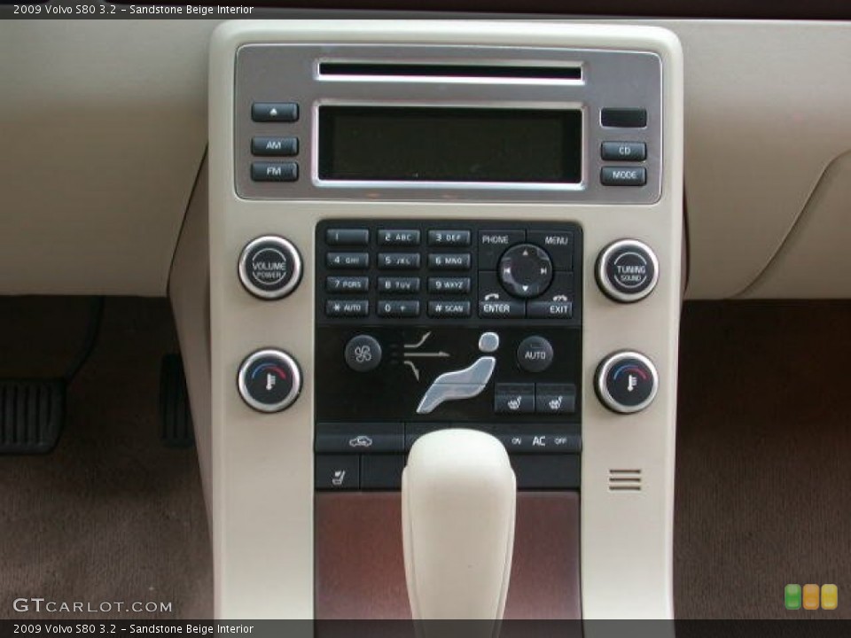 Sandstone Beige Interior Controls for the 2009 Volvo S80 3.2 #62664935