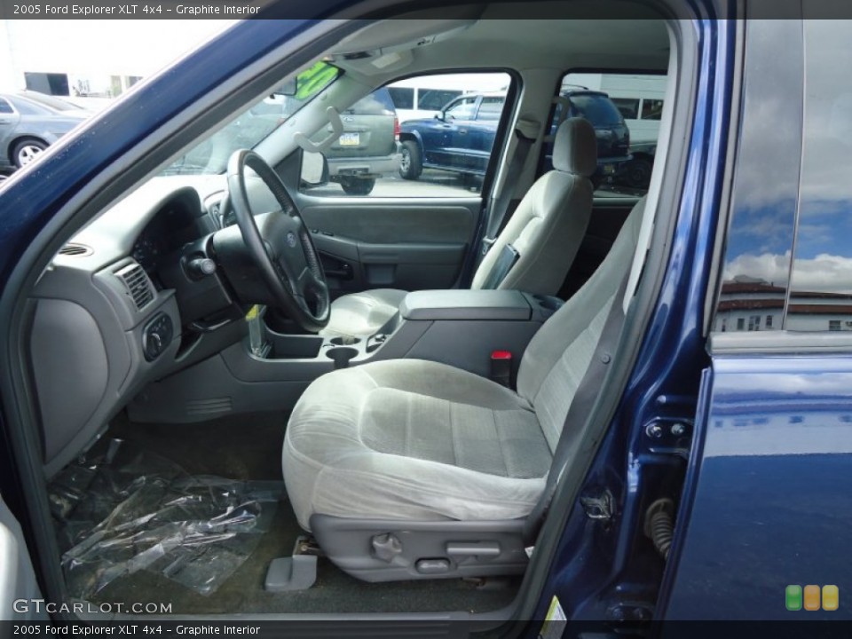 Graphite Interior Photo for the 2005 Ford Explorer XLT 4x4 #62683916