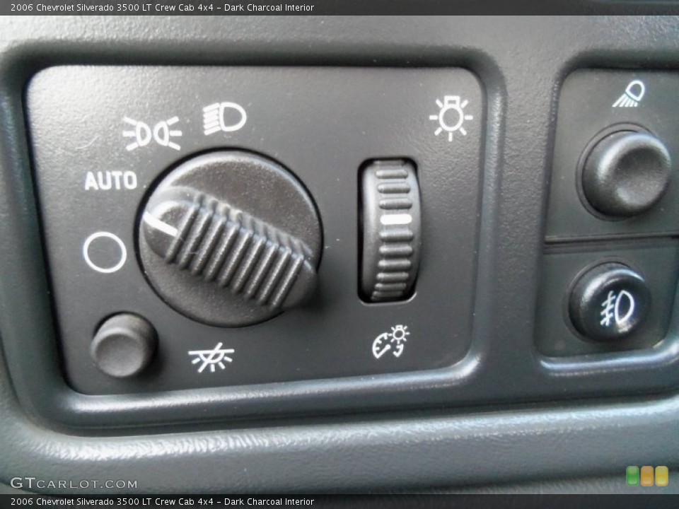 Dark Charcoal Interior Controls for the 2006 Chevrolet Silverado 3500 LT Crew Cab 4x4 #62685083