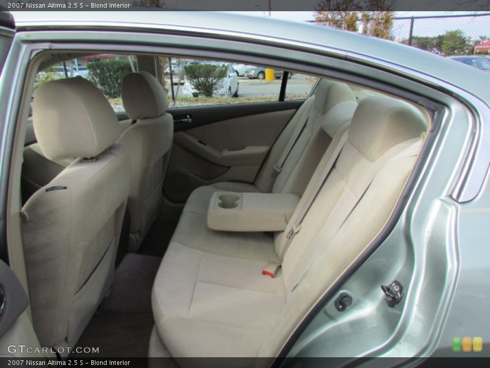 Blond Interior Photo for the 2007 Nissan Altima 2.5 S #62732887