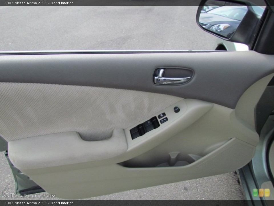 Blond Interior Door Panel for the 2007 Nissan Altima 2.5 S #62732896