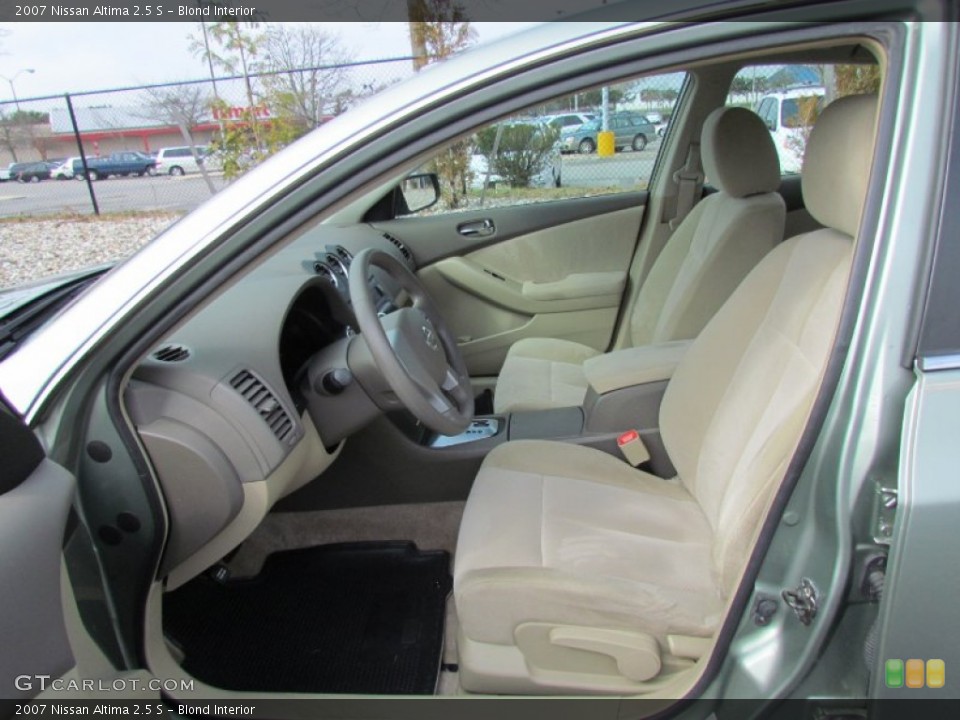 Blond Interior Photo for the 2007 Nissan Altima 2.5 S #62732914