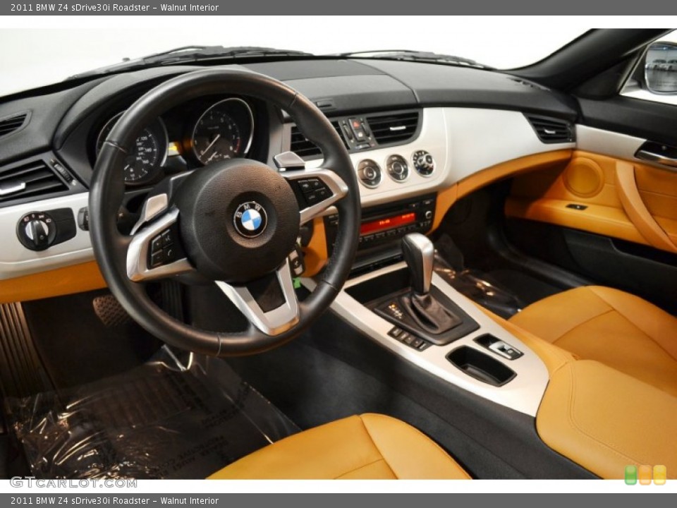 Walnut Interior Prime Interior for the 2011 BMW Z4 sDrive30i Roadster #62751964