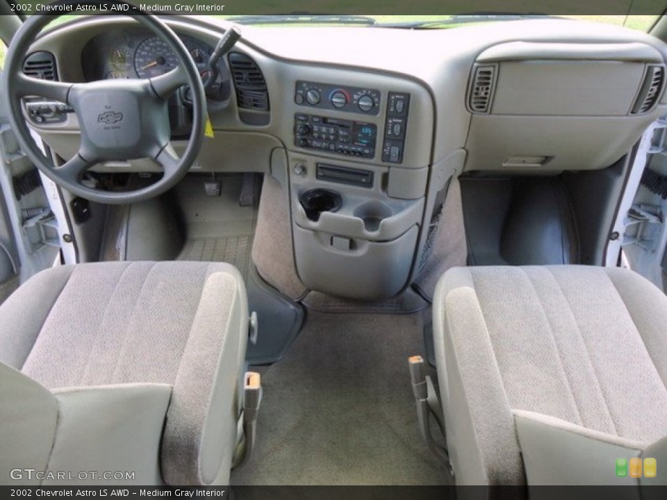 Medium Gray Interior Photo for the 2002 Chevrolet Astro LS AWD #62754637