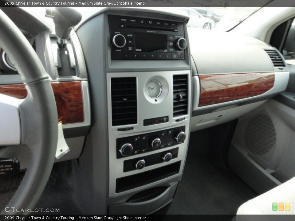 Medium Slate Gray/Light Shale Interior Controls for the 2009 Chrysler Town & Country Touring #62762599