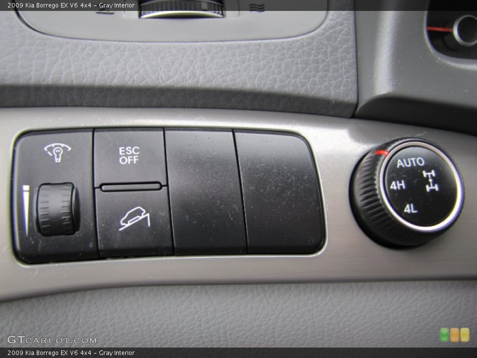 Gray Interior Controls for the 2009 Kia Borrego EX V6 4x4 #62766980