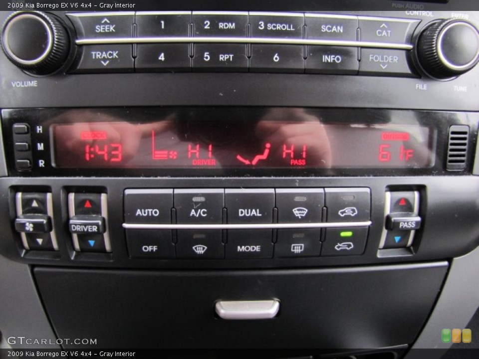 Gray Interior Controls for the 2009 Kia Borrego EX V6 4x4 #62767018