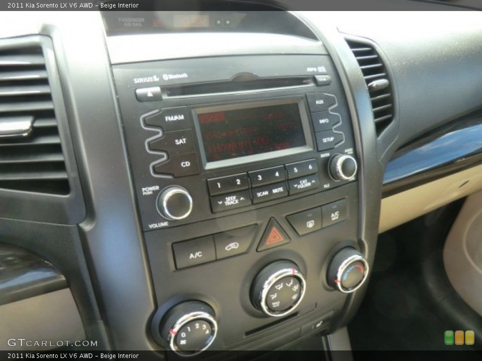 Beige Interior Controls for the 2011 Kia Sorento LX V6 AWD #62788470