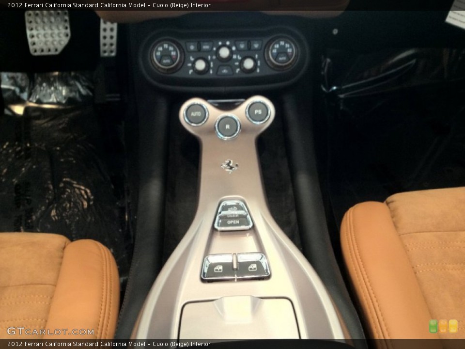 Cuoio (Beige) Interior Controls for the 2012 Ferrari California  #62791431
