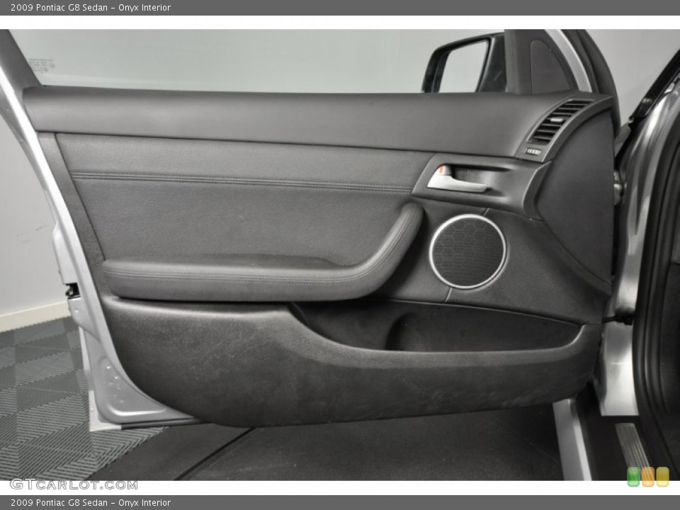 Onyx Interior Door Panel for the 2009 Pontiac G8 Sedan #62807058
