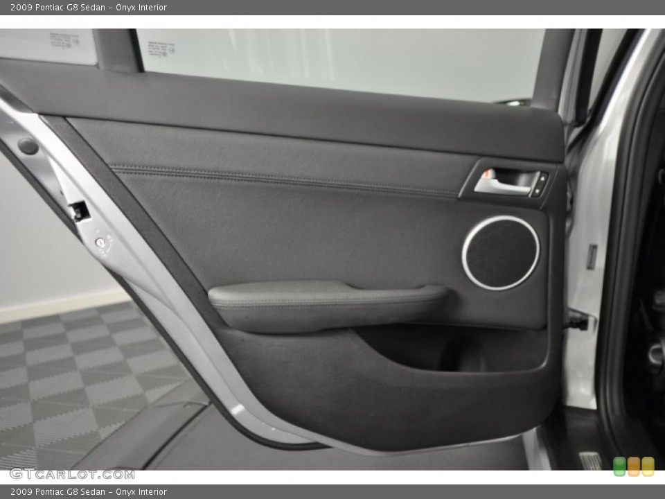 Onyx Interior Door Panel for the 2009 Pontiac G8 Sedan #62807105