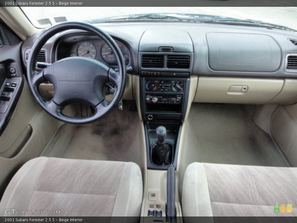Beige Interior Dashboard for the 2001 Subaru Forester 2.5 S #62814260