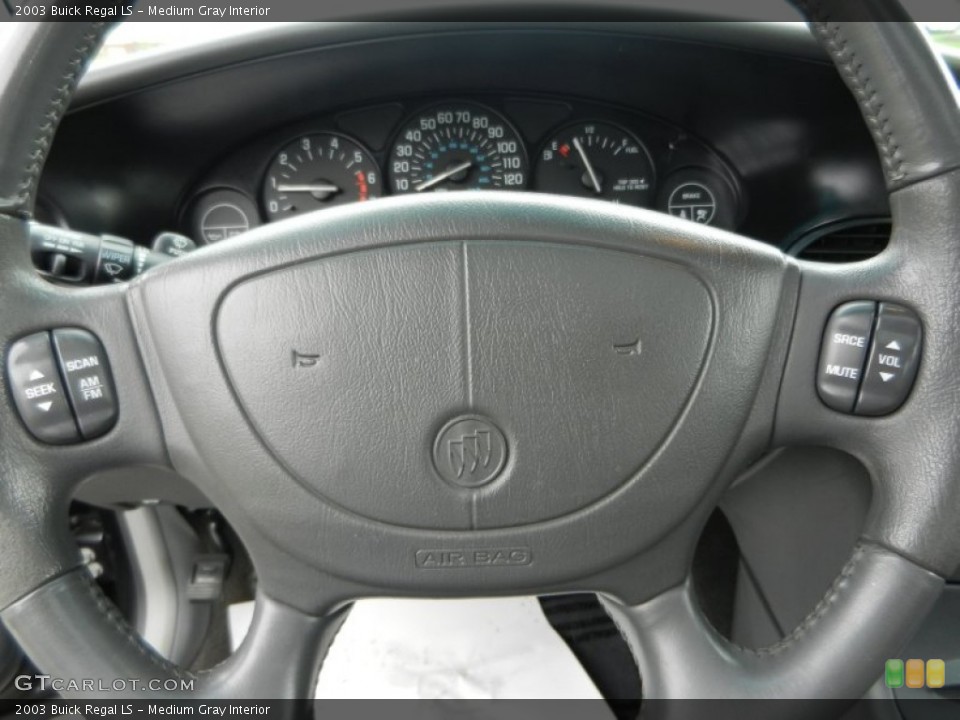 Medium Gray Interior Controls for the 2003 Buick Regal LS #62837934