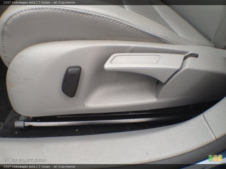 Art Gray Interior Front Seat for the 2007 Volkswagen Jetta 2.5 Sedan #62841178