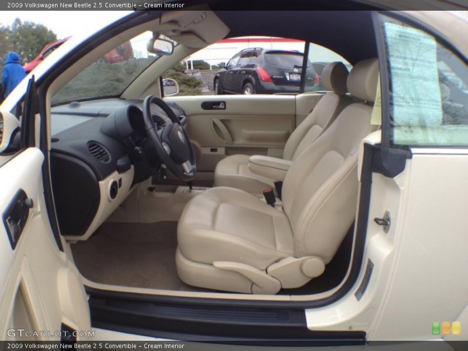 Cream Interior Photo for the 2009 Volkswagen New Beetle 2.5 Convertible #62843002