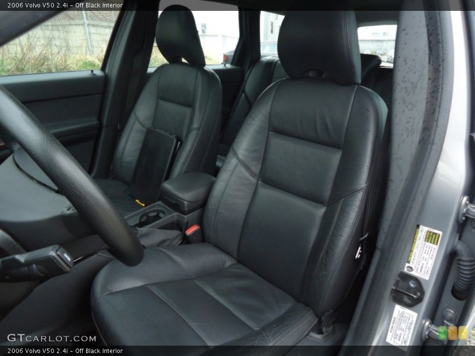 Off Black Interior Photo for the 2006 Volvo V50 2.4i #62845276