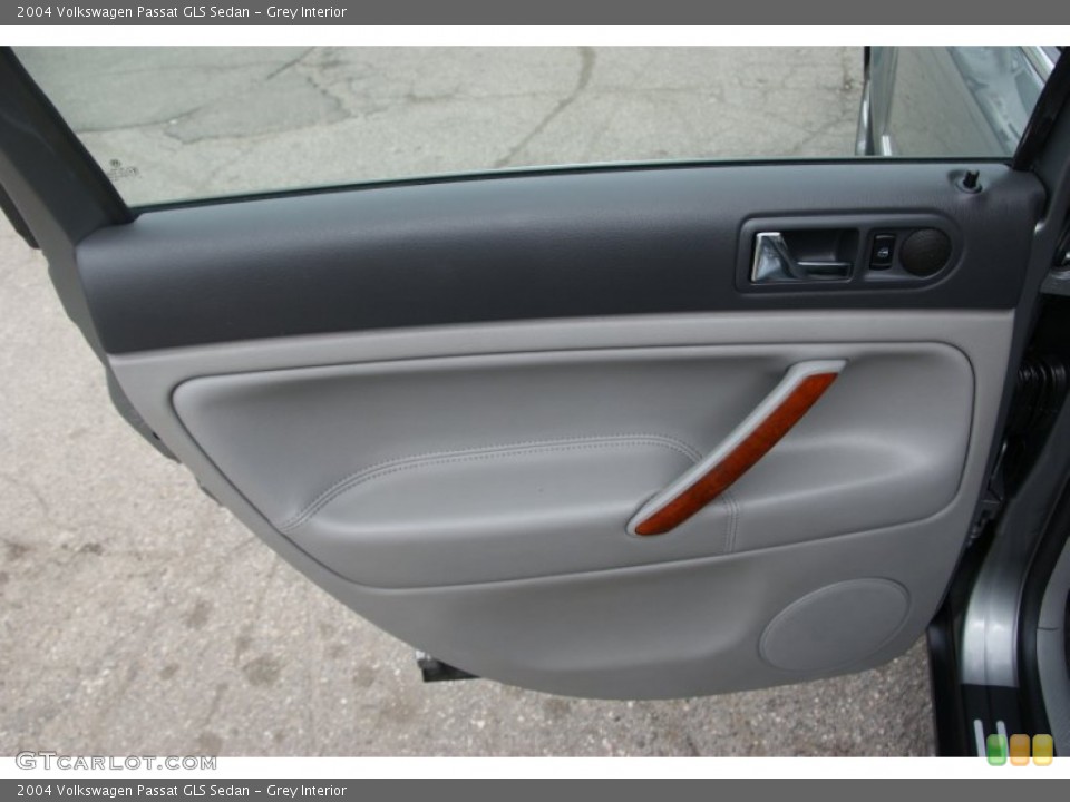 Grey Interior Door Panel for the 2004 Volkswagen Passat GLS Sedan #62849311