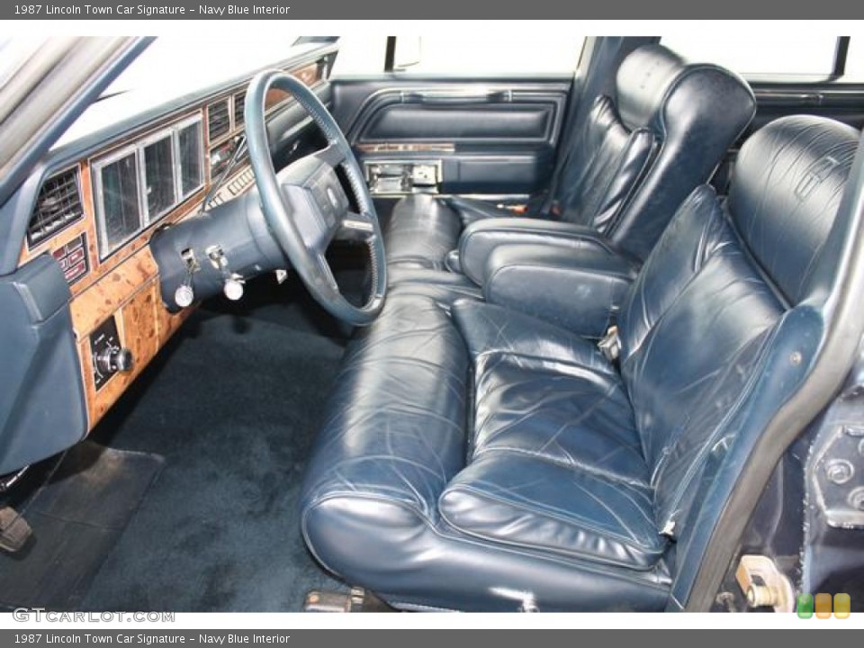 Navy Blue Interior Photo for the 1987 Lincoln Town Car Signature #62855806