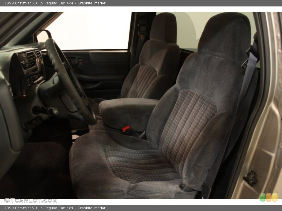 Graphite Interior Photo for the 1999 Chevrolet S10 LS Regular Cab 4x4 #62867126