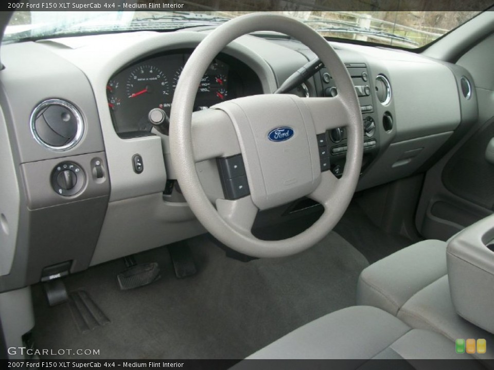 Medium Flint Interior Dashboard for the 2007 Ford F150 XLT SuperCab 4x4 #62894612