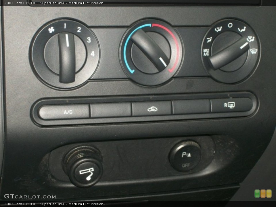 Medium Flint Interior Controls for the 2007 Ford F150 XLT SuperCab 4x4 #62894687