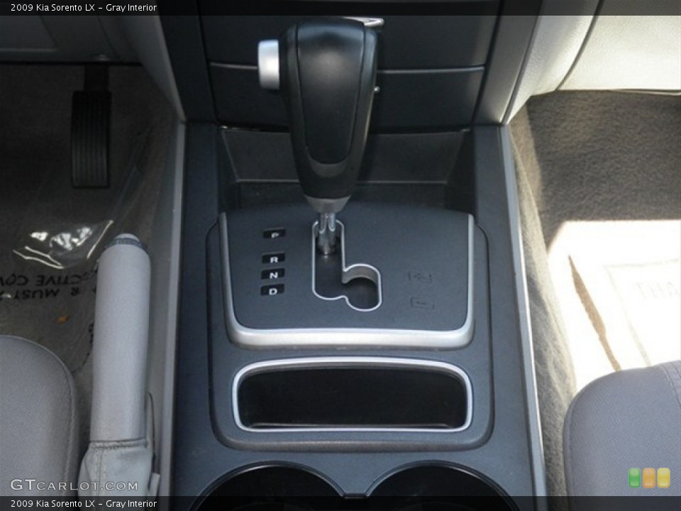 Gray Interior Transmission for the 2009 Kia Sorento LX #62901821