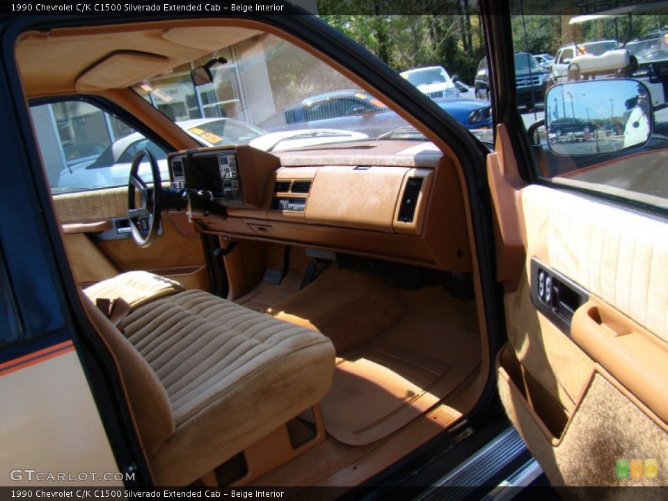 Beige Interior Photo for the 1990 Chevrolet C/K C1500 Silverado Extended Cab #62932847