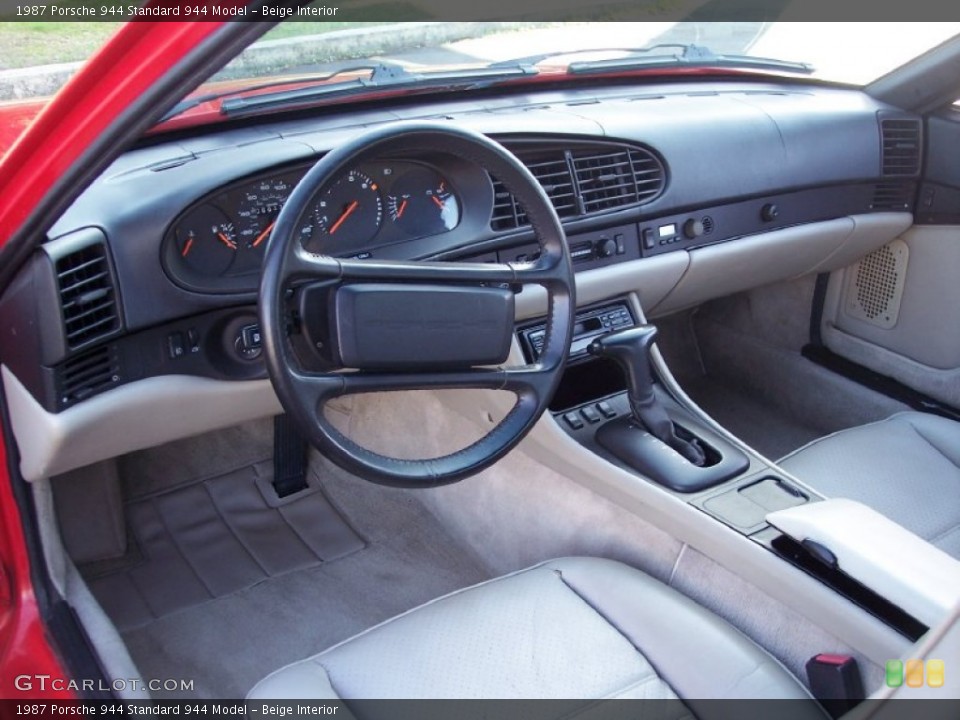 Beige Interior Photo for the 1987 Porsche 944  #62936157