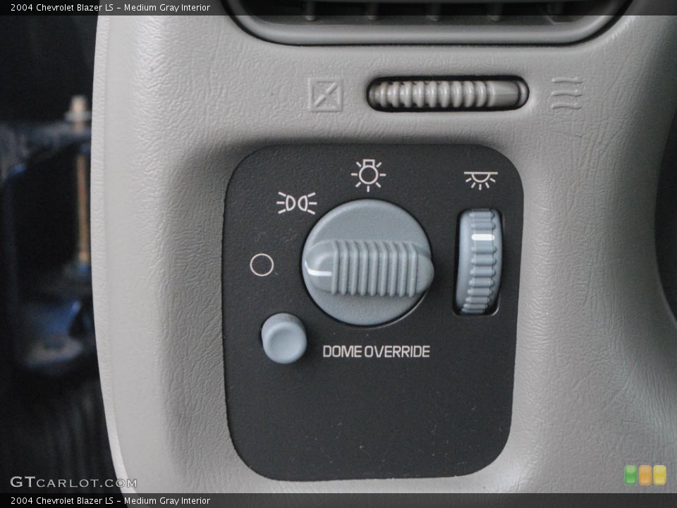 Medium Gray Interior Controls for the 2004 Chevrolet Blazer LS #62950658