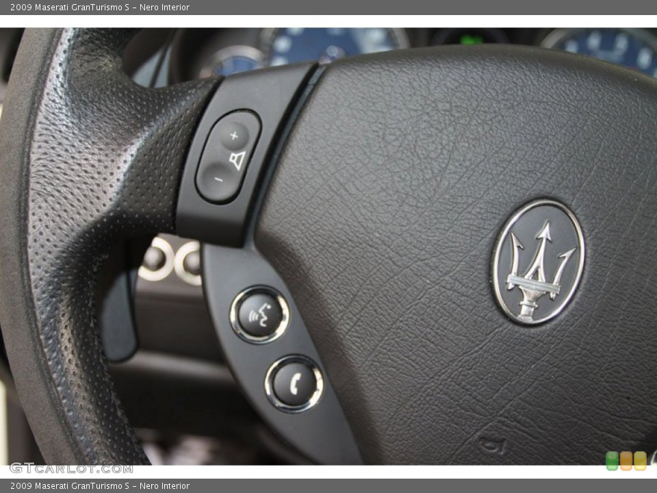 Nero Interior Controls for the 2009 Maserati GranTurismo S #62953082